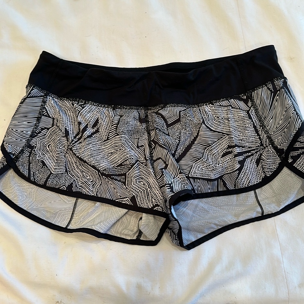 Lululemon speed up short size 10